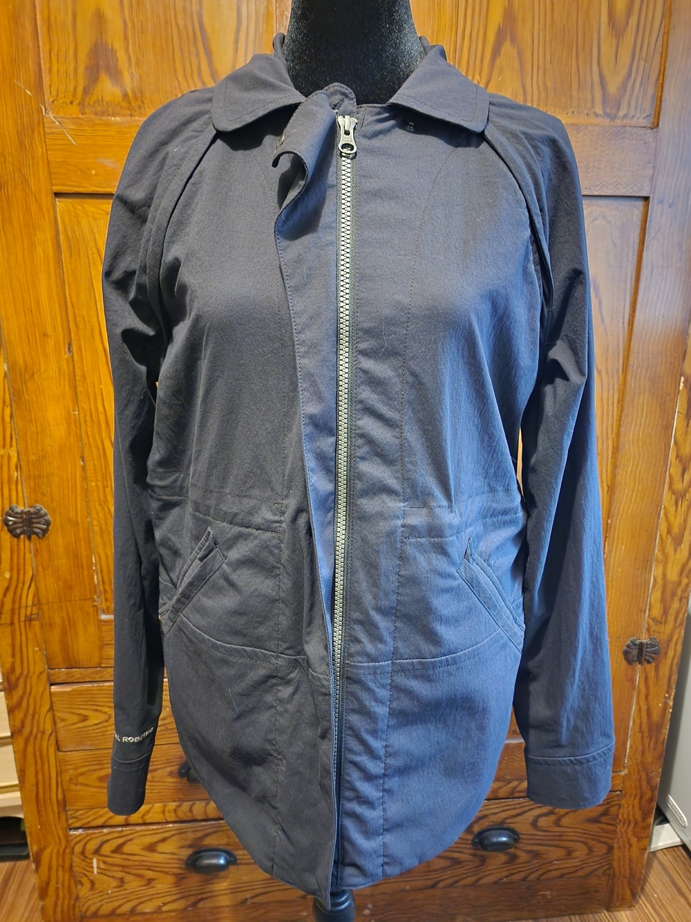 Women’s Athletic Black Zip Jacket